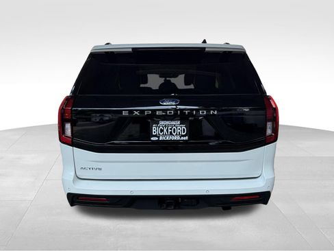 Used 2025 Ford Expedition Active AWD/4WD image 6