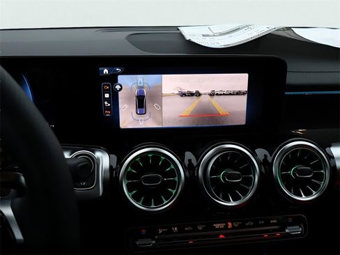 New 2026 Mercedes-Benz GLB 35 AMG 4MATIC image 27