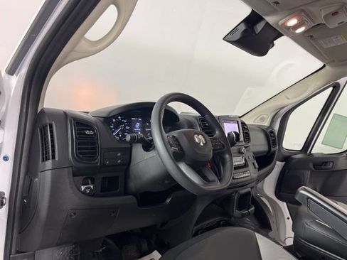Used 2025 RAM ProMaster 2500 w/ Convenience Group FWD image 20