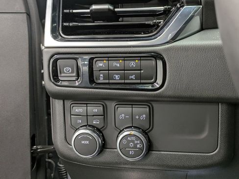 Used 2026 GMC Yukon XL Denali w/ Sun & Power Step Package AWD/4WD image 20