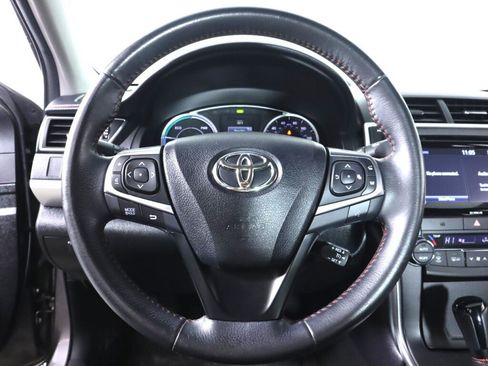 Used 2017 Toyota Camry SE FWD image 11