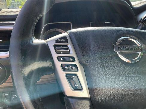 Used 2016 Nissan Titan SL AWD/4WD image 19