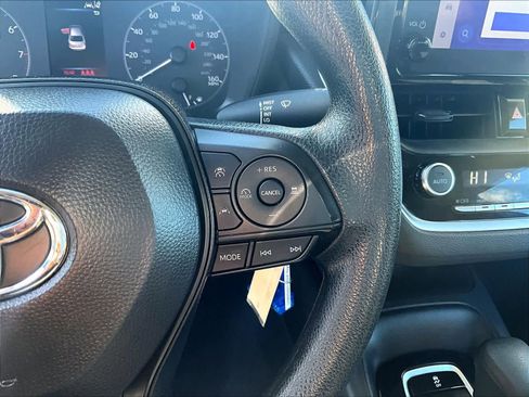 Used 2024 Toyota Corolla LE image 23