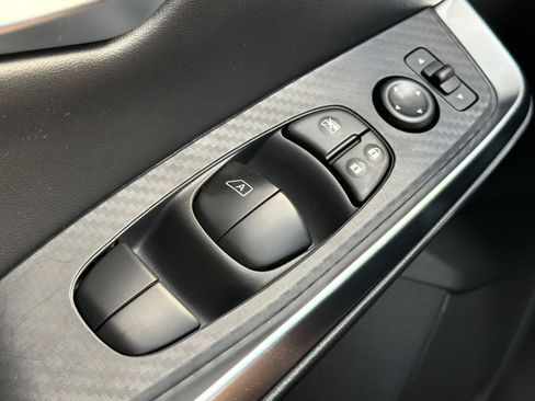 Used 2025 Nissan Sentra SR FWD image 26