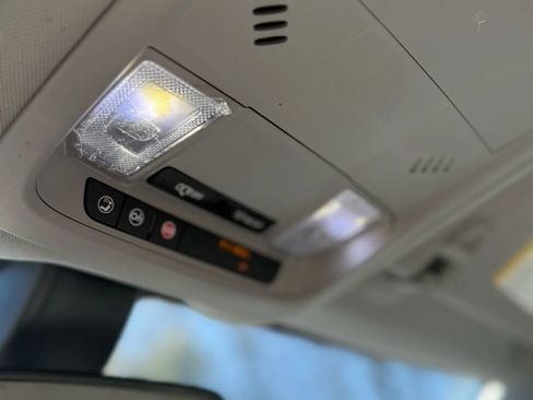 Used 2019 Chevrolet Equinox LS image 17