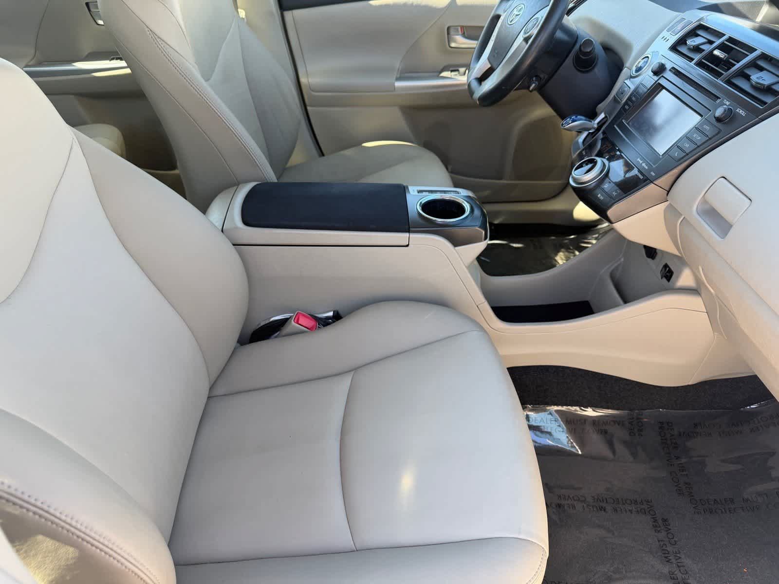 Used 2014 Toyota Prius V Five FWD image 12