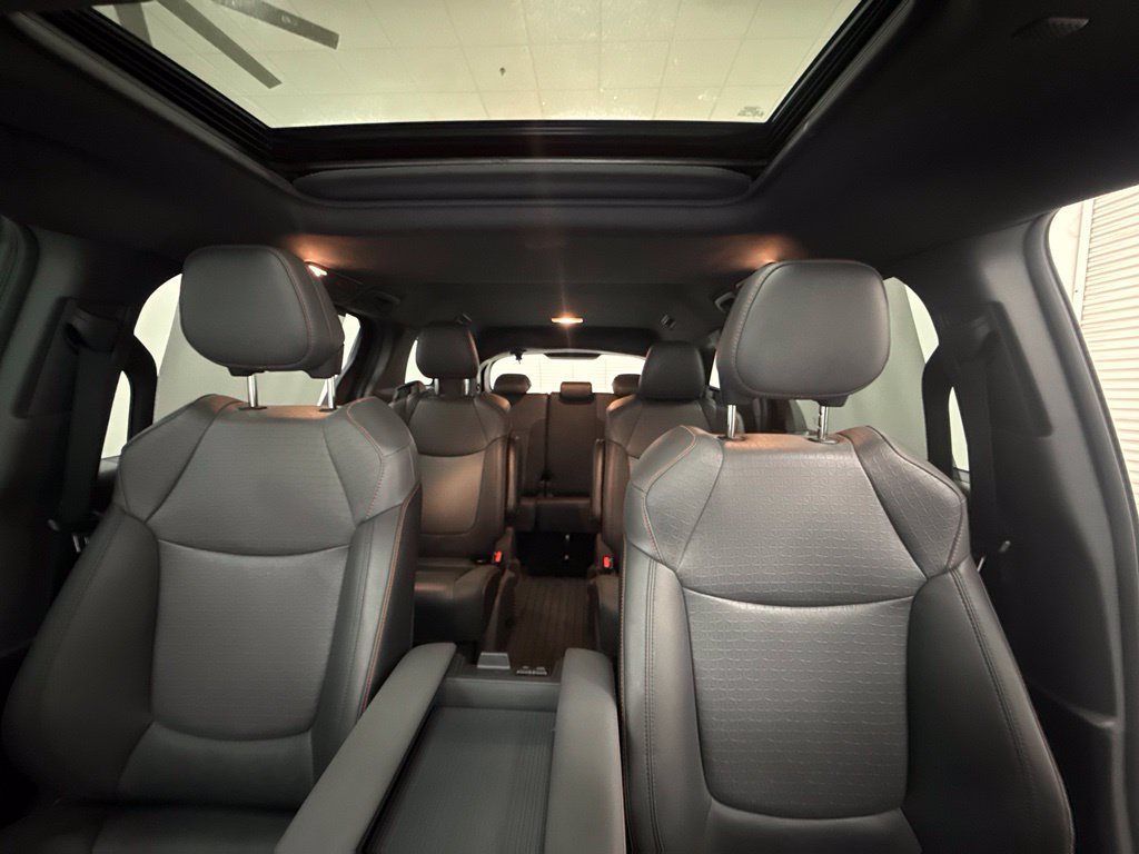 Used 2022 Toyota Sienna XSE w/ XSE Plus Package AWD/4WD image 17