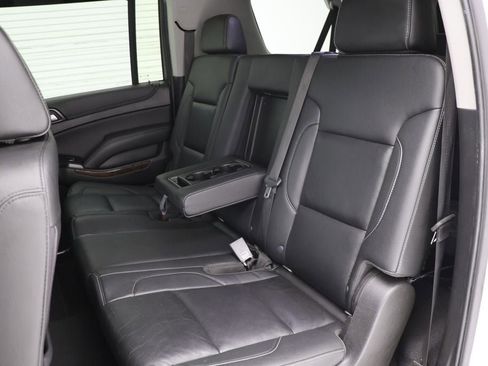 Used 2020 Chevrolet Suburban LT image 12