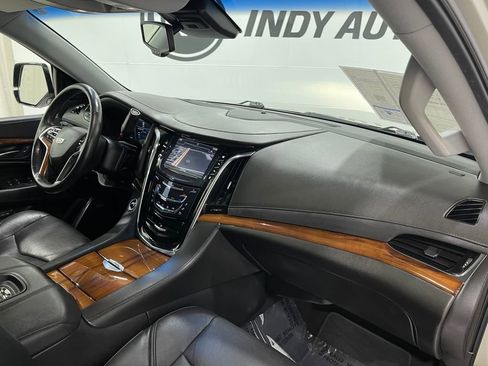 Used 2016 Cadillac Escalade Premium image 19