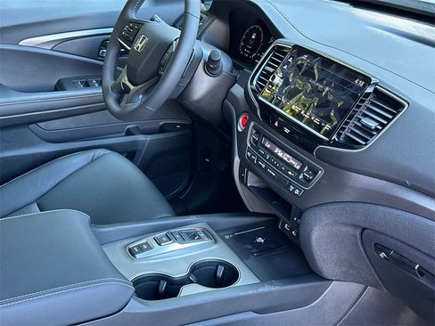 New 2025 Honda Ridgeline RTL image 8