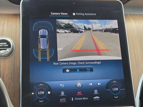 Used 2023 Mercedes-Benz GLC 300 4MATIC image 24