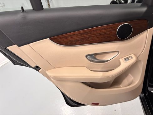 Certified 2022 Mercedes-Benz GLC 300 4MATIC image 22