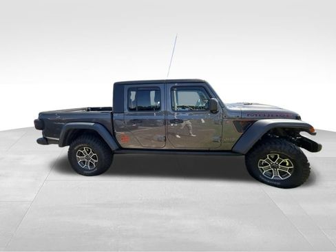 Used 2024 Jeep Gladiator Mojave w/ Technology Group AWD/4WD image 18