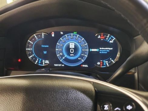 Used 2017 Cadillac Escalade Luxury AWD/4WD image 26