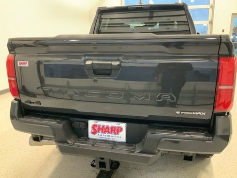 Used 2025 Toyota Tacoma TRD Off-Road image 7