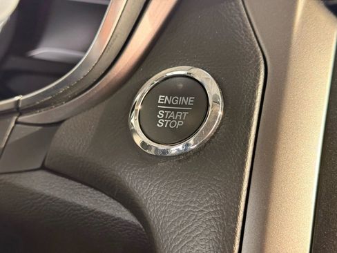 Used 2017 Ford Fusion SE w/ Fusion SE Technology Package image 35