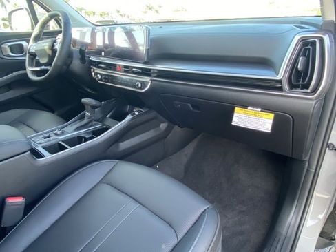 New 2026 Kia Sorento S image 9