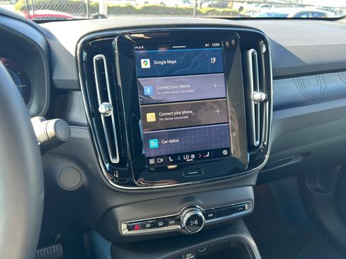 Used 2023 Volvo C40 P8 Recharge Plus image 32