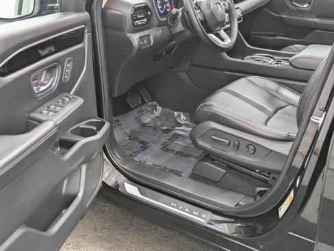Used 2024 Honda Pilot Touring image 32