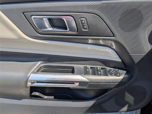 Used 2024 Ford Mustang Premium RWD image 17