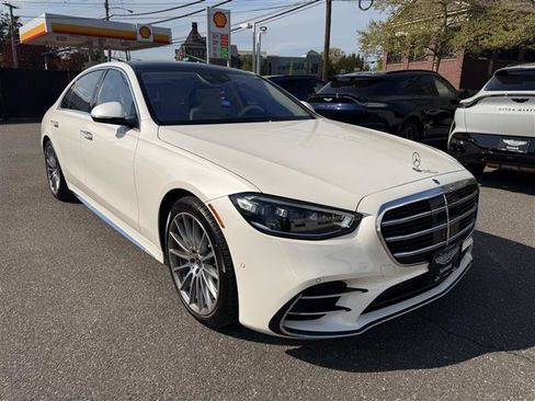 Used 2023 Mercedes-Benz S 500 4MATIC image 3