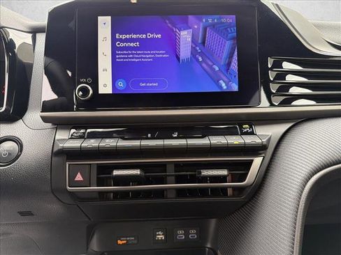 Used 2025 Toyota Camry SE image 18