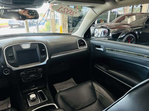 Used 2021 Chrysler 300 Touring L w/ Popular Equipment Group AWD/4WD image 47