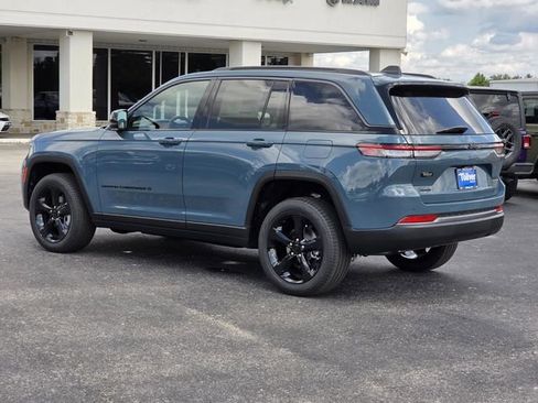 New 2026 Jeep Grand Cherokee Limited w/ Limited Altitude Package AWD/4WD image 4