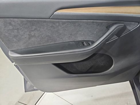 Used 2023 Tesla Model Y Long Range image 10