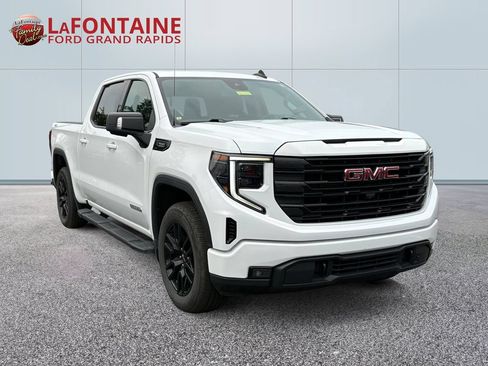 Used 2022 GMC Sierra 1500 Elevation w/ Elevation Premium Package AWD/4WD image 3