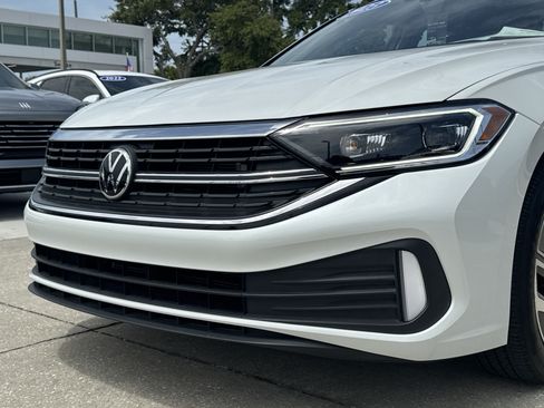Certified 2023 Volkswagen Jetta SEL FWD image 9