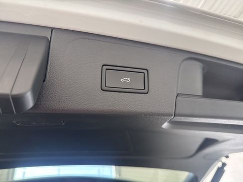 New 2026 Volkswagen Atlas SEL Premium R-Line AWD/4WD image 32