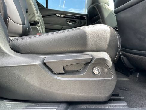 Certified 2025 Honda Pilot Touring image 35