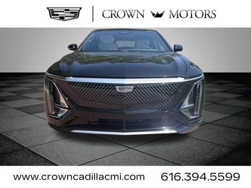 New 2026 Cadillac Lyriq Luxury AWD/4WD image 2