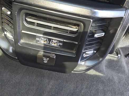 Used 2023 RAM 1500 Laramie AWD/4WD image 18