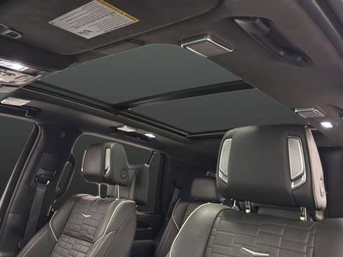 Used 2022 Cadillac Escalade Sport Platinum w/ LPO, ONYX Package AWD/4WD image 11