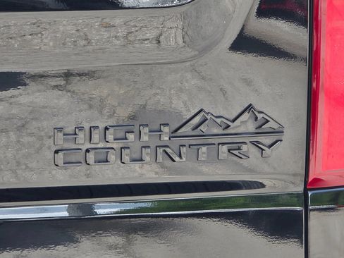 Used 2022 Chevrolet Silverado 2500 High Country w/ Technology Package AWD/4WD image 42