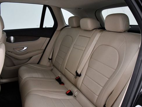 Used 2020 Mercedes-Benz GLC 300 4MATIC image 21