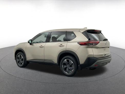 Used 2025 Nissan Rogue SV AWD/4WD image 8