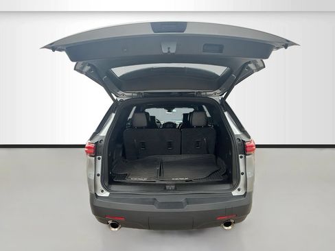 Used 2023 Chevrolet Traverse RS FWD image 27