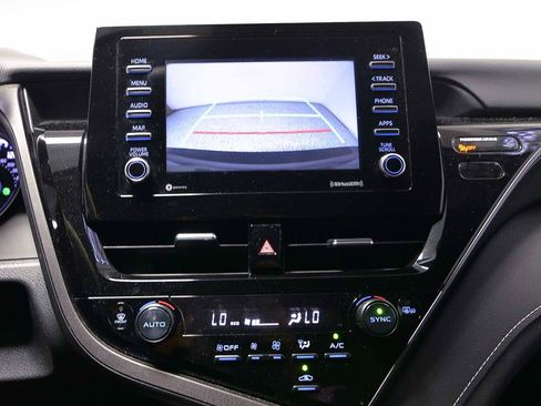 Used 2024 Toyota Camry SE image 14