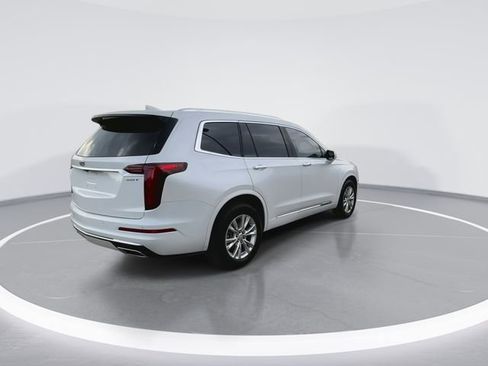 Used 2024 Cadillac XT6 Luxury FWD image 11