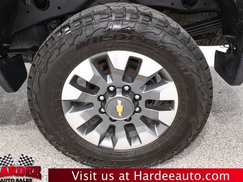 Used 2024 Chevrolet Silverado 2500 Custom w/ Custom Value Package AWD/4WD image 10