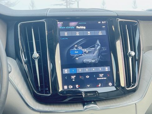 Certified 2023 Volvo XC60 B5 Plus w/ Climate Package image 21