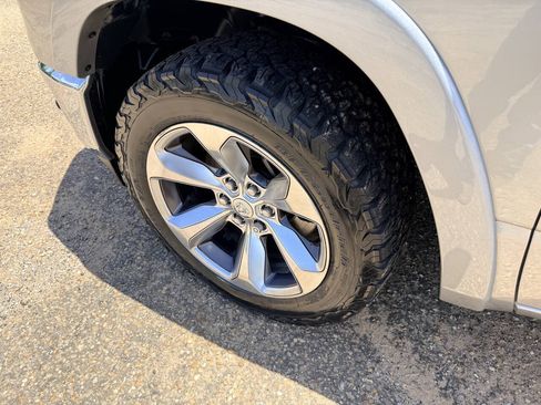 Used 2019 RAM 1500 Limited w/ Advanced Safety Group RWD image 10