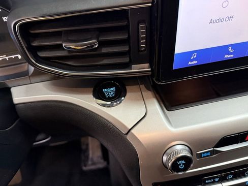 Certified 2022 Ford Explorer XLT w/ Equipment Group 202A image 33