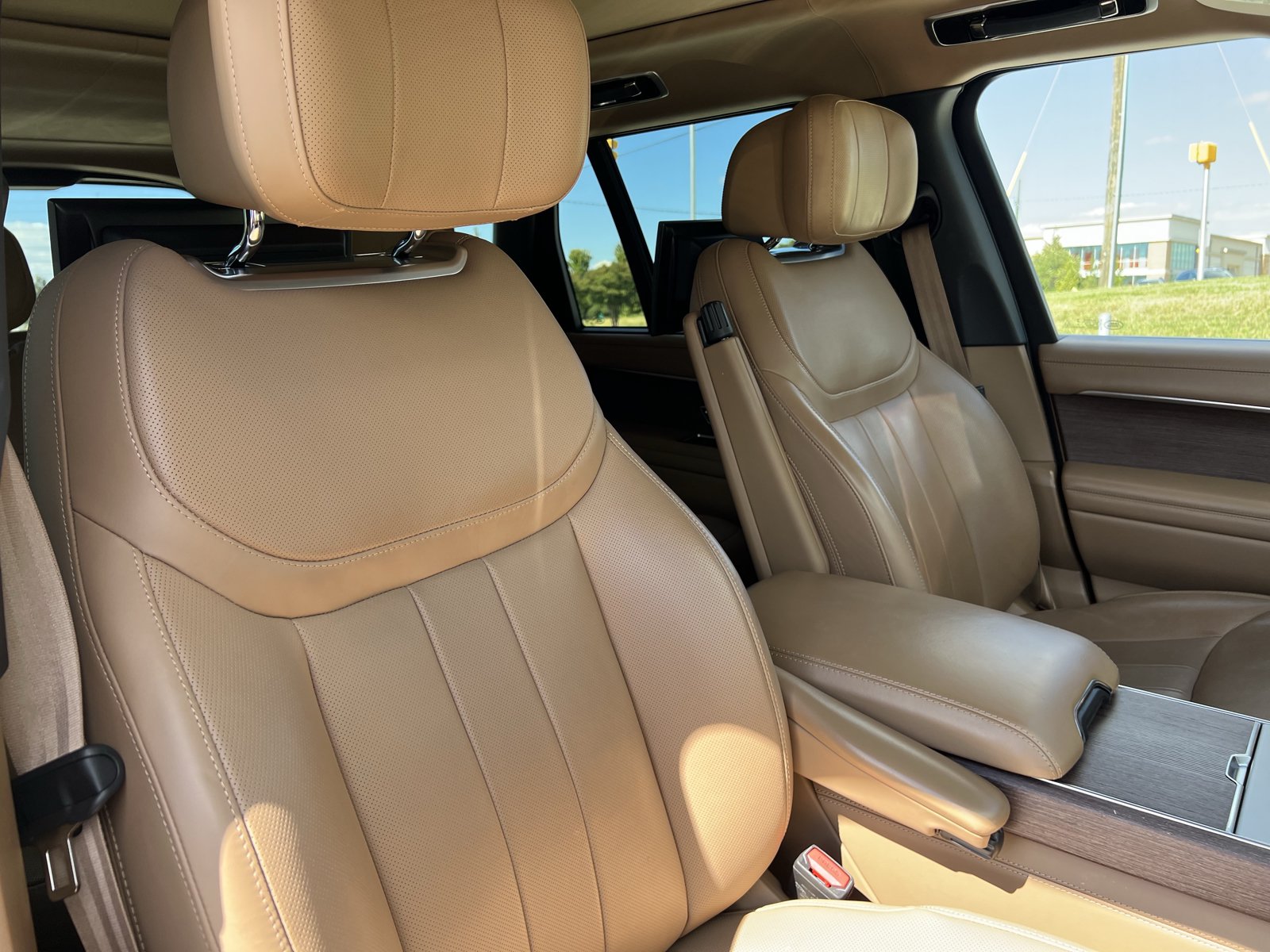 Used 2024 Land Rover Range Rover Autobiography AWD/4WD image 34
