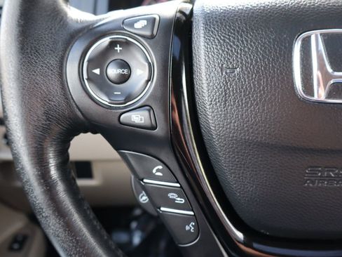 Used 2016 Honda Pilot Elite image 32