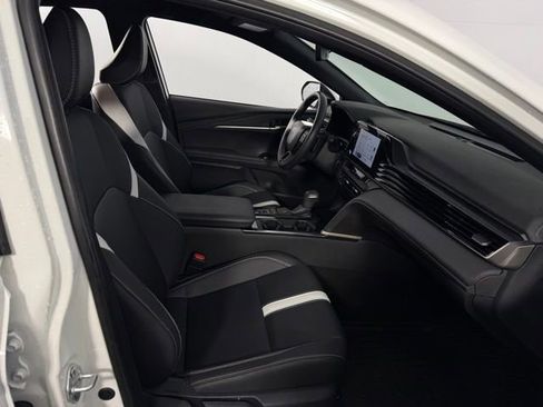 Used 2025 Toyota Camry SE image 15