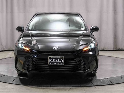 Used 2025 Toyota Camry LE w/ Convenience Package image 6